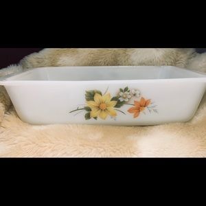 Collectible *RARE* Vintage 1960’s JAJ Pyrex Dish